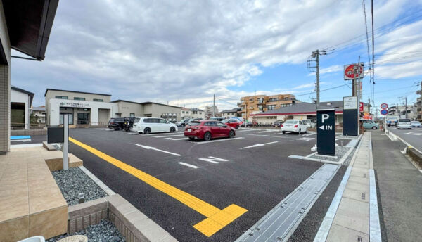 鶴瀬東口クリニックモールの写真（斜め）