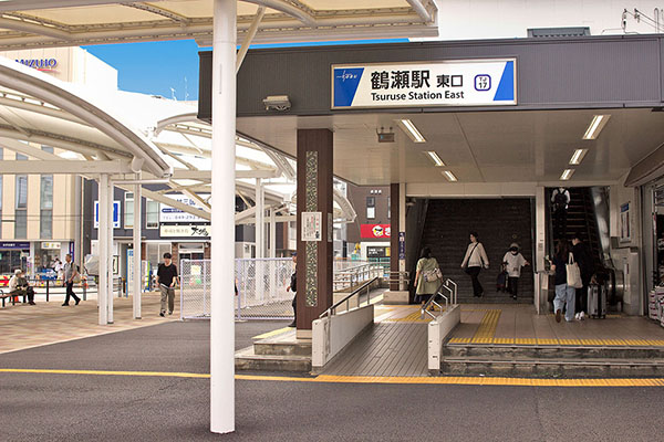 鶴瀬駅東口の写真