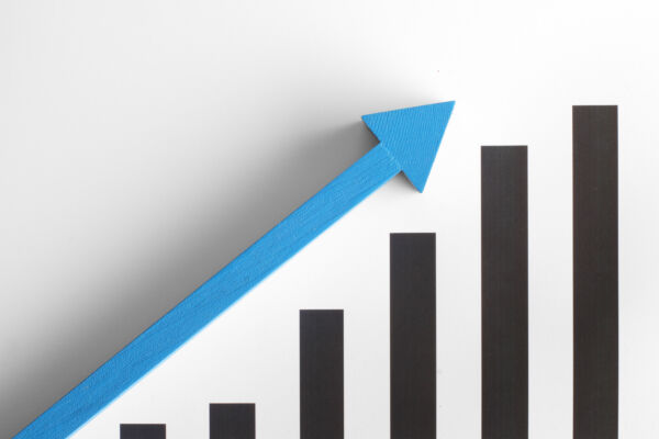 上昇の棒グラフと矢印